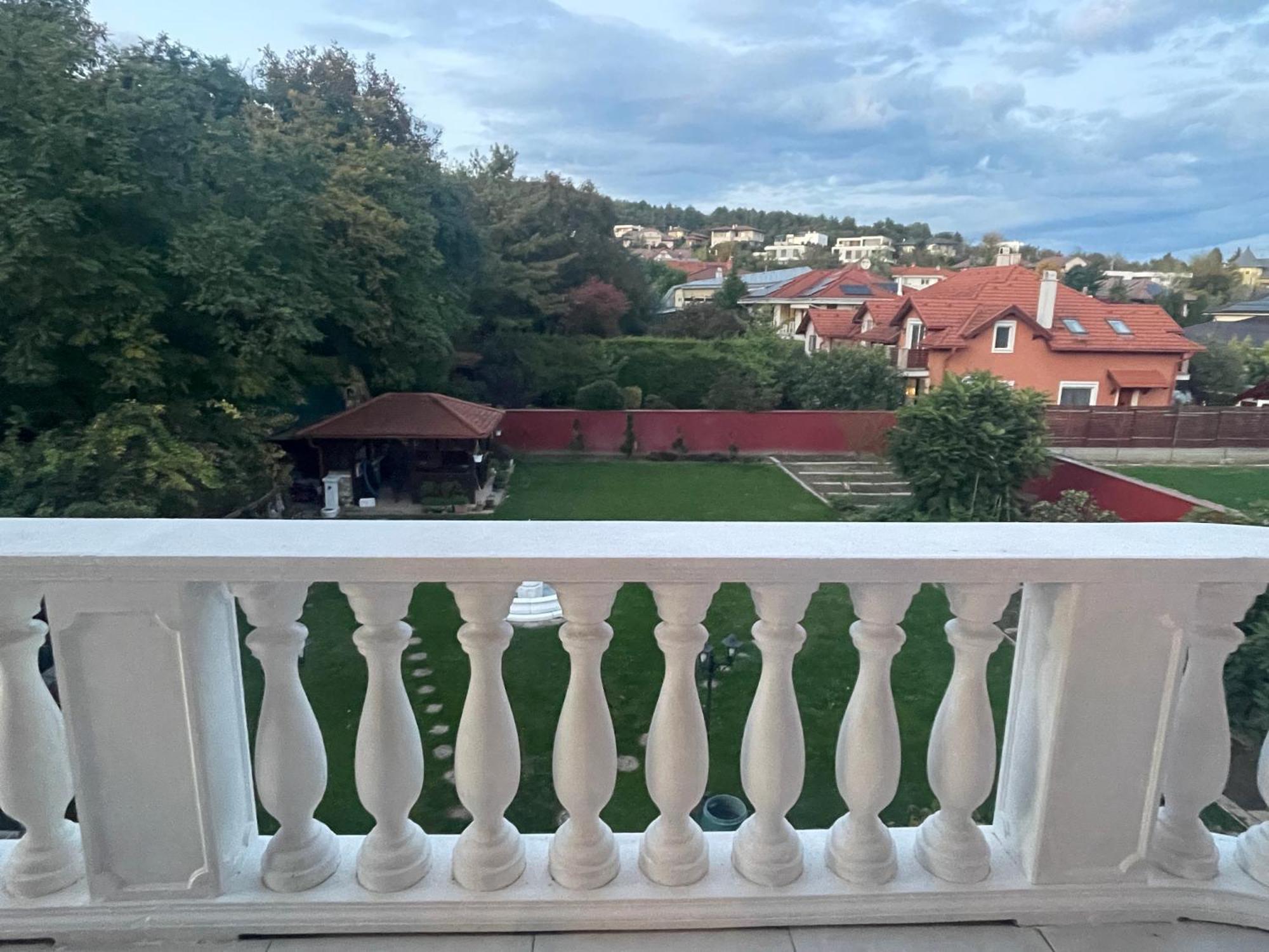 Meszko Park House *